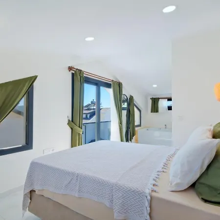 3 Bedroom With Private Pool Hot Tub * فتحية