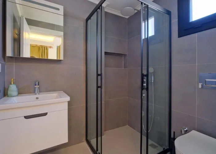 3 Bedroom With Private Pool Hot Tub فيلة فتحية