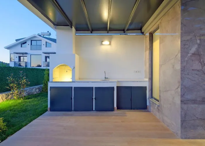 3 Bedroom With Private Pool Hot Tub 别墅 费特希耶