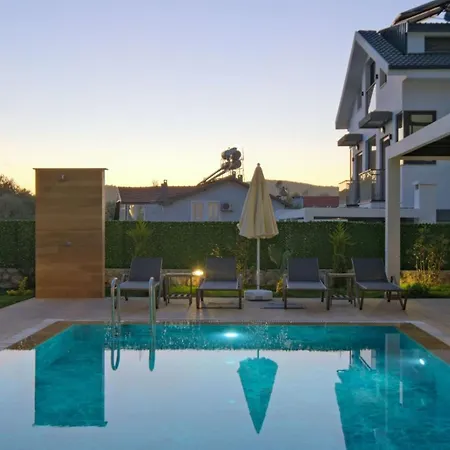 3 Bedroom With Private Pool Hot Tub