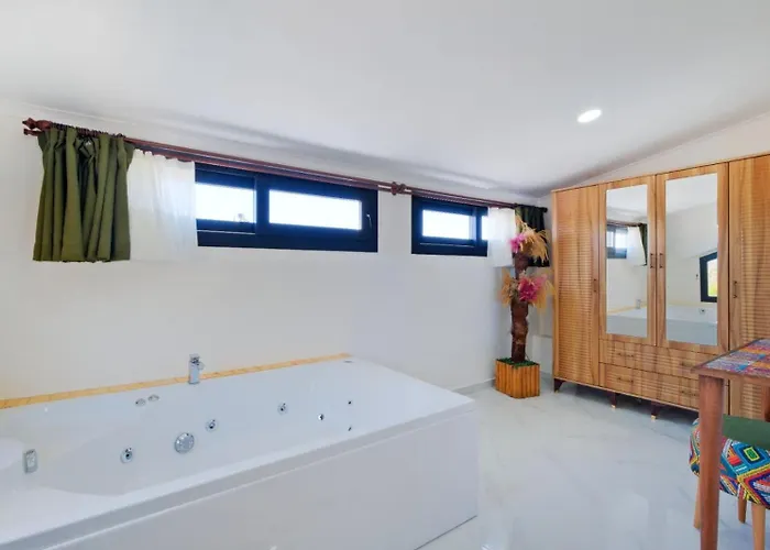 3 Bedroom With Private Pool Hot Tub Villa Fethiye