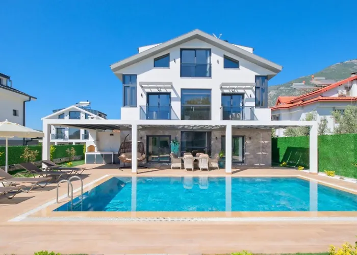 Villa Ovacik 3 Bedroom With Private Pool Hot Tub *