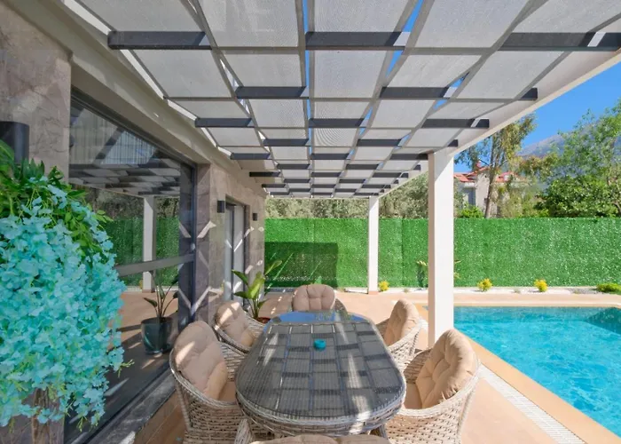 3 Bedroom With Private Pool Hot Tub