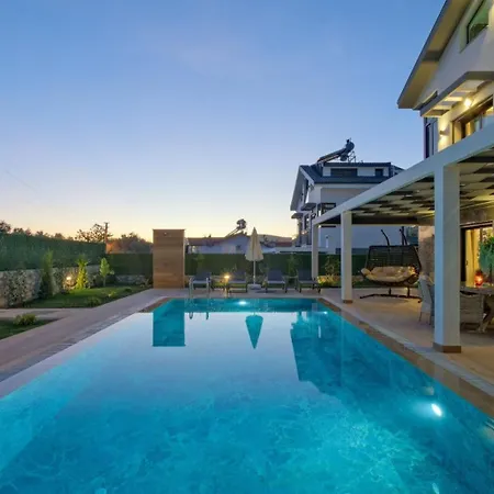 Ovacik 3 Bedroom With Private Pool Hot Tub Vila *