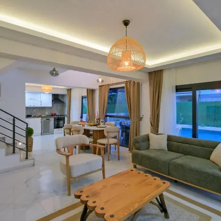 Ovacik 3 Bedroom With Private Pool Hot Tub 페티예