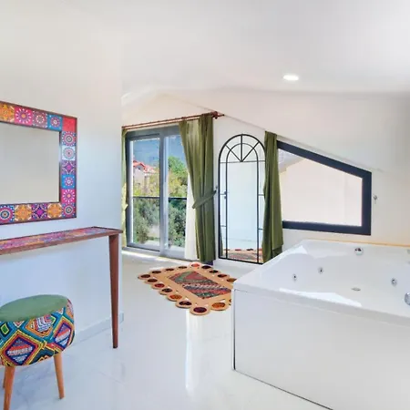 Ovacik 3 Bedroom With Private Pool Hot Tub * 페티예