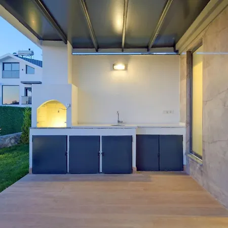 Ovacik 3 Bedroom With Private Pool Hot Tub 빌라 페티예
