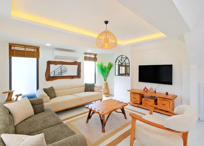 Vila Ovacik 3 Bedroom With Private Pool Hot Tub Fethiye