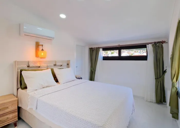 Vila Ovacik 3 Bedroom With Private Pool Hot Tub Fethiye