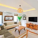 Villa Ovacik 3 Bedroom With Private Pool Hot Tub Fethiye